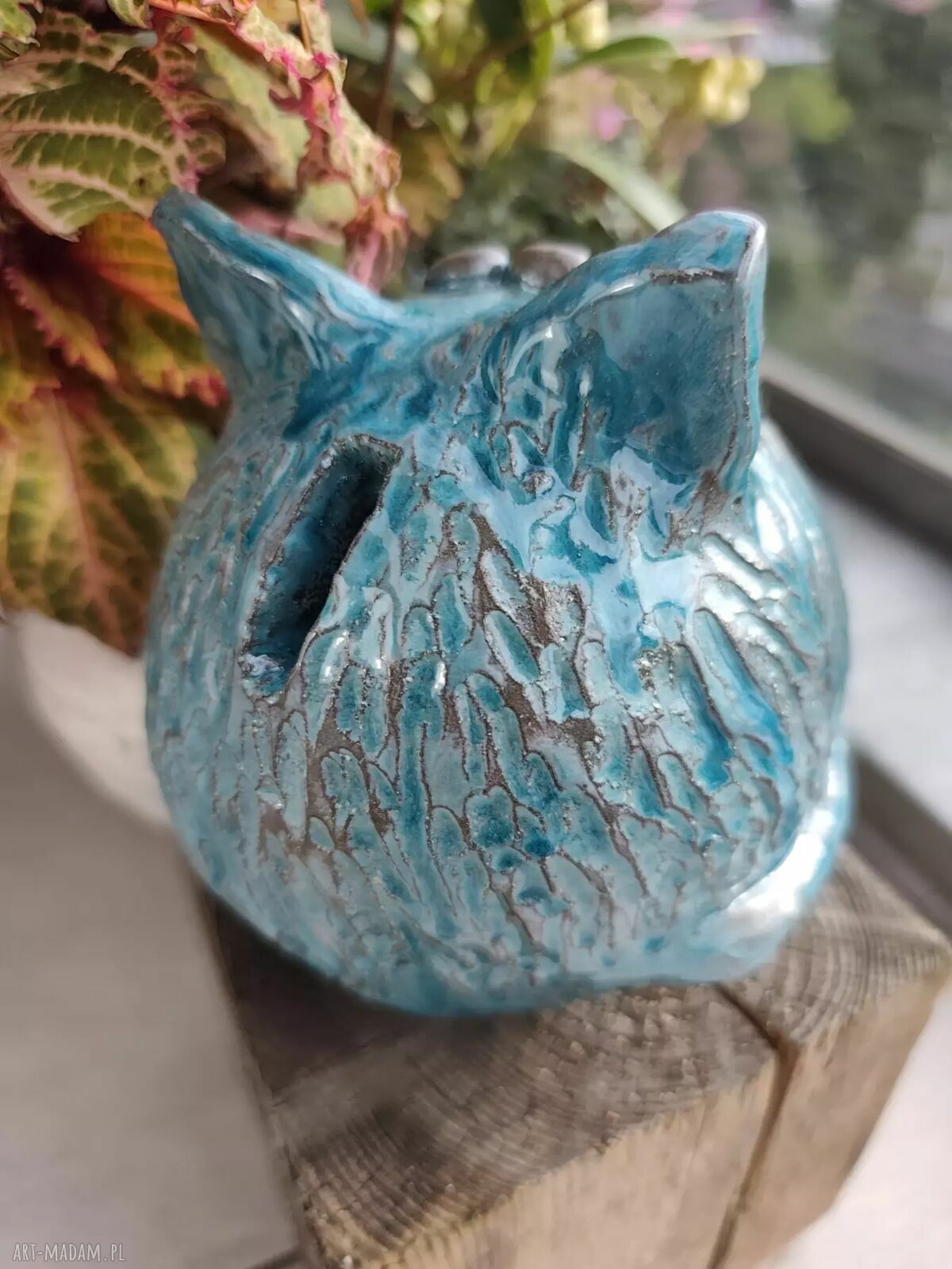 Ceramiczna skarbonka w kształcie kota