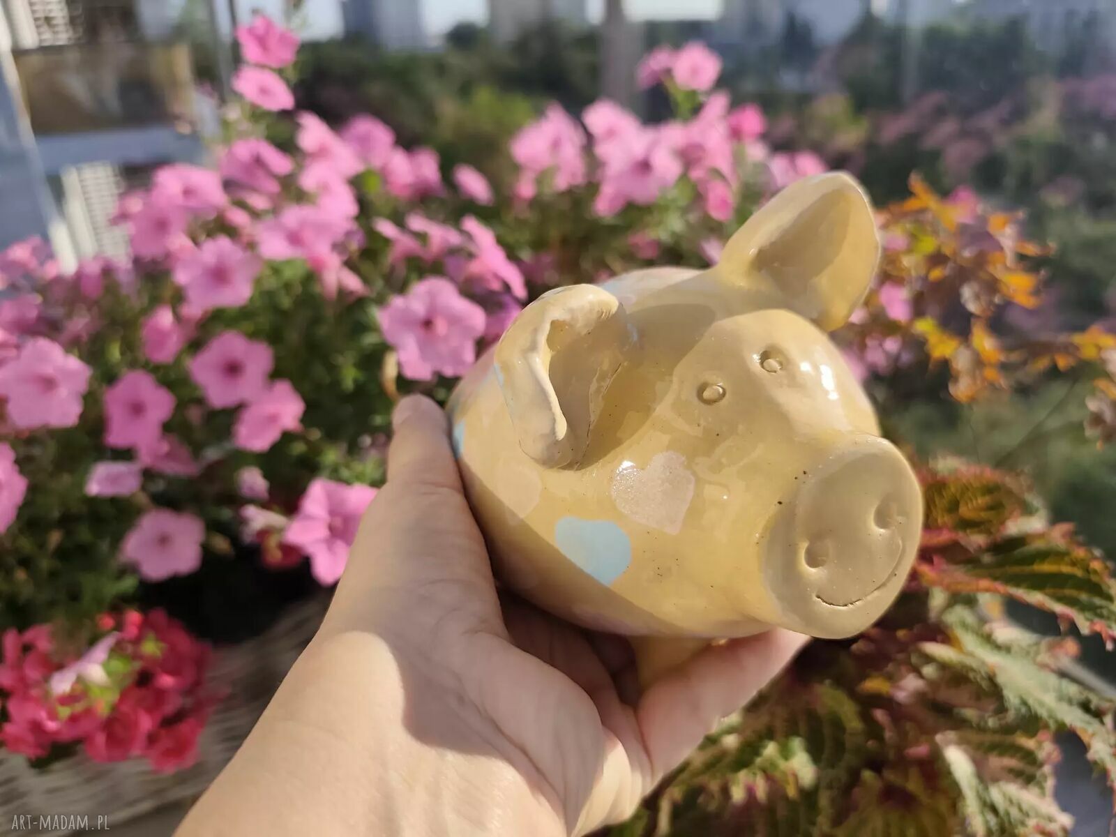 Ceramiczna skarbonka w kształcie świnki