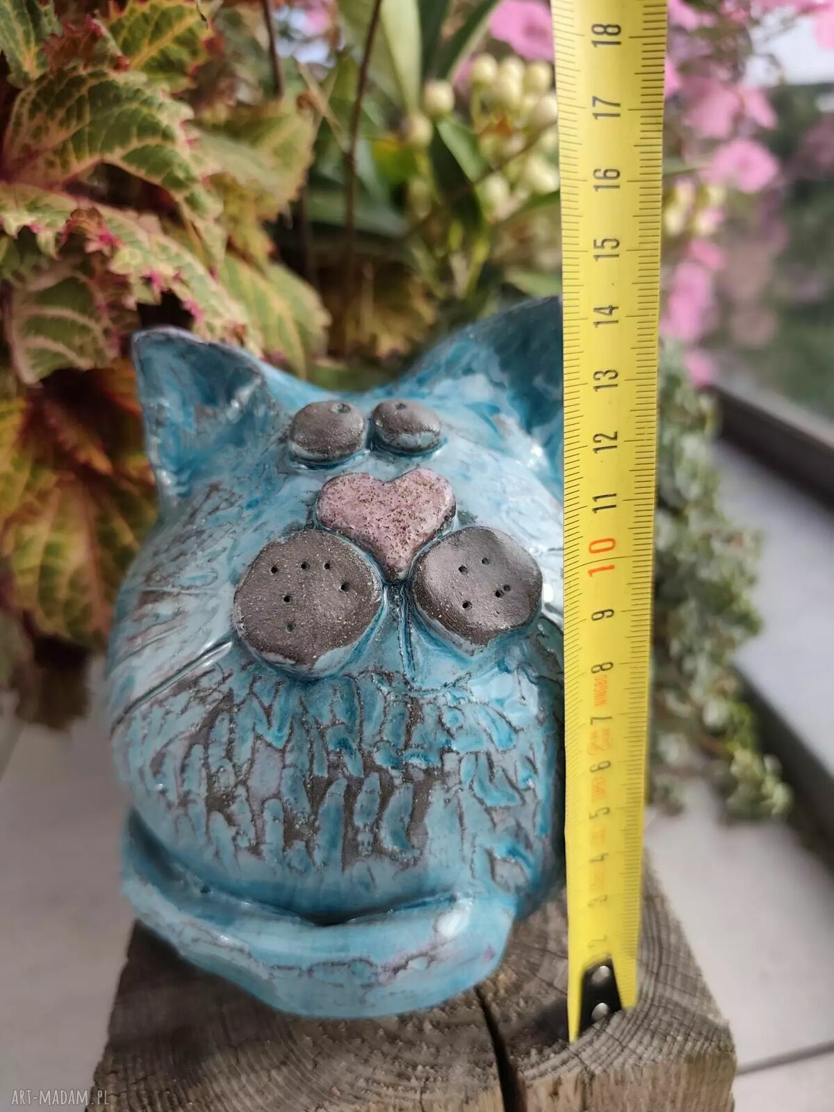Ceramiczna skarbonka w kształcie kotka