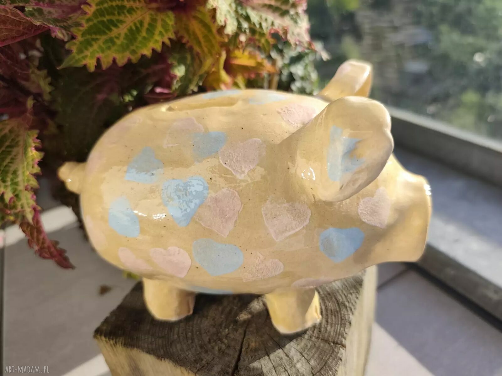 Ceramiczna skarbonka w kształcie świnki