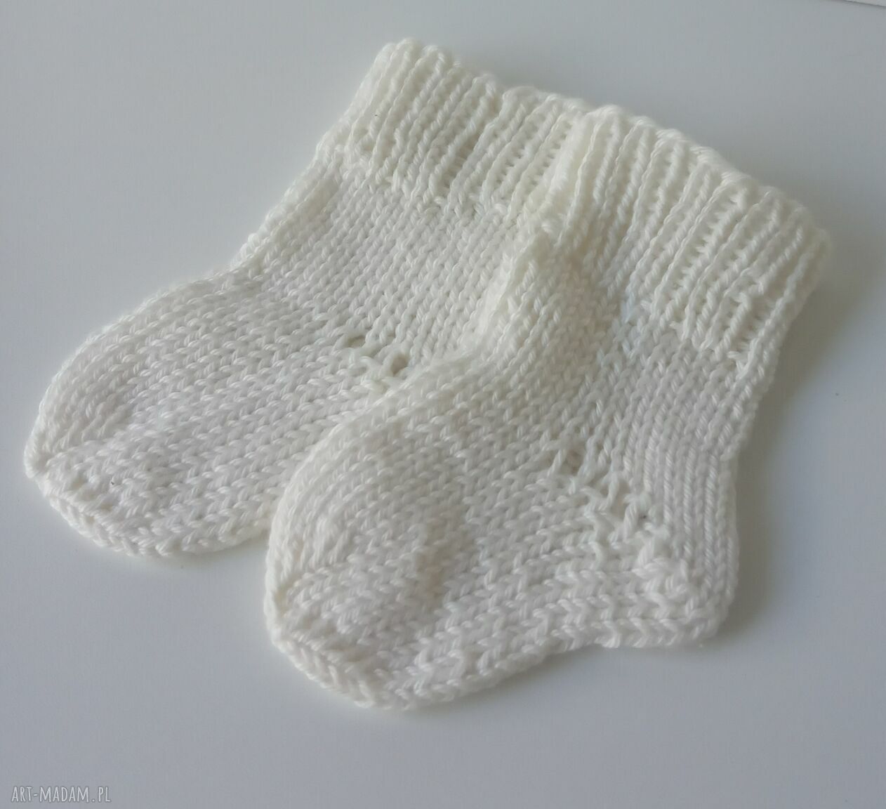 Buciki i skarpetki na drutach handmade w odcieniu bieli i kremu
