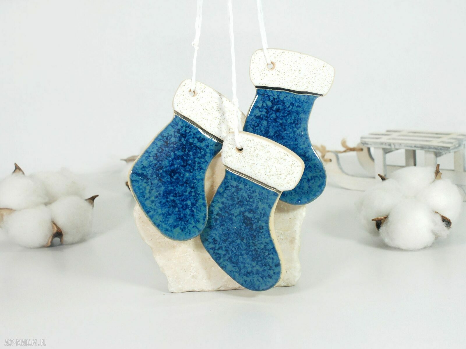 Ręcznie wykonane ceramiczne skarpety świąteczne - ozdoby choinkowe