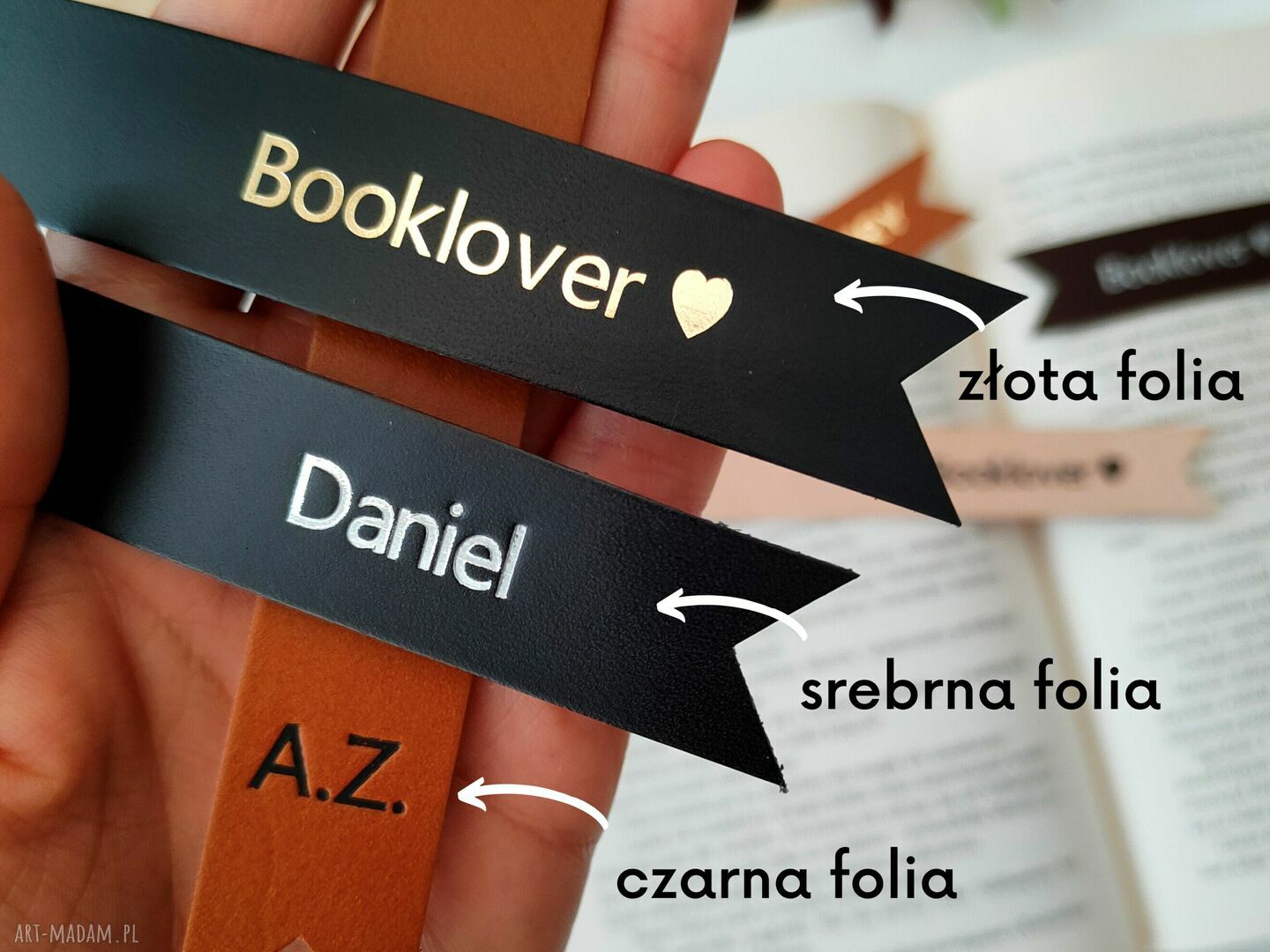 Skórzana zakładka do książki z imieniem - personalizowany prezent z kolorową pętelką