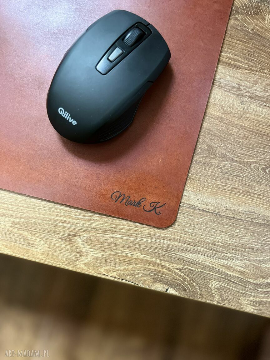 Skórzana podkładka pod mysz z grawerem - personalizuj imię, inicjały i logo