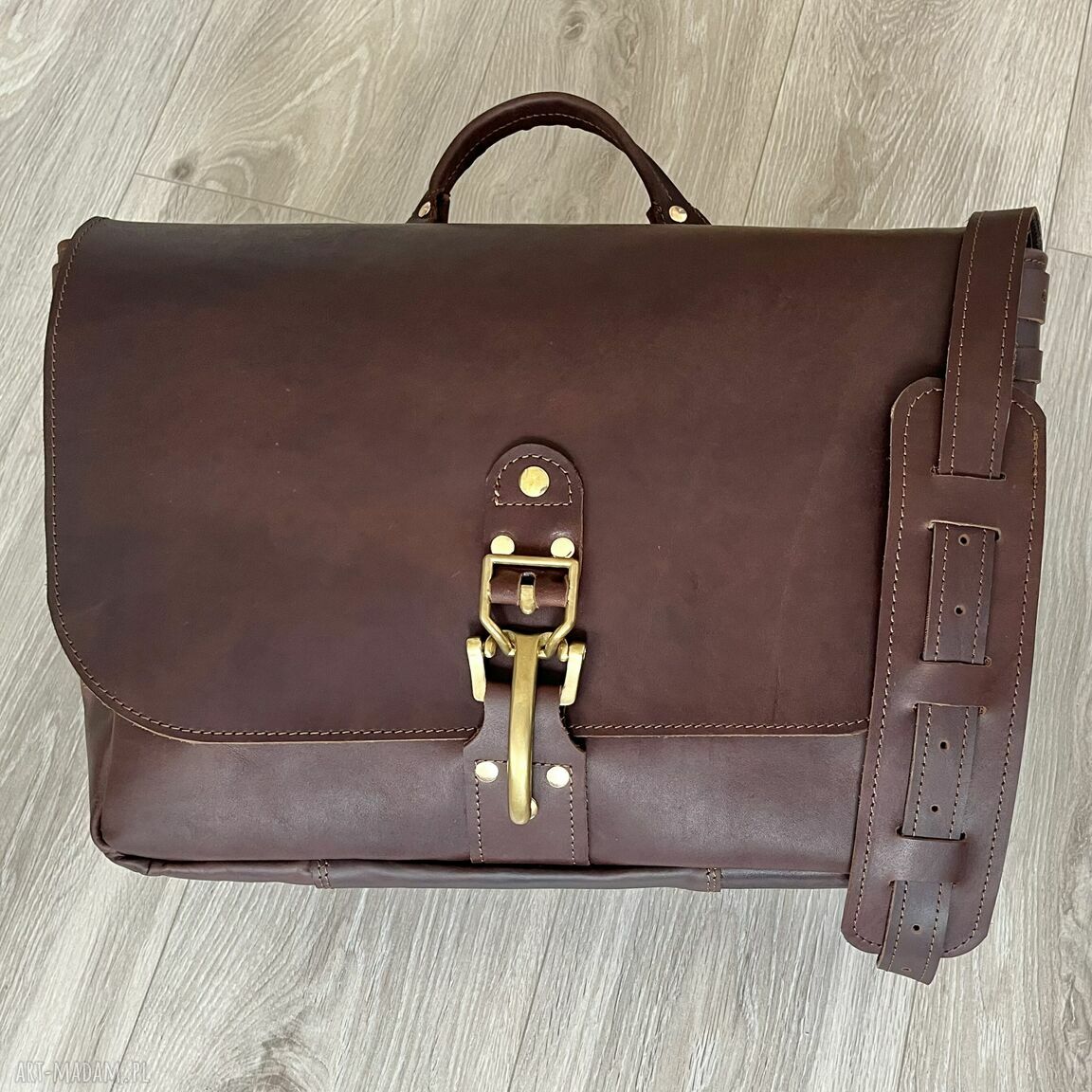 Brązowa teczka listonoszka format skóry crazy horse torba