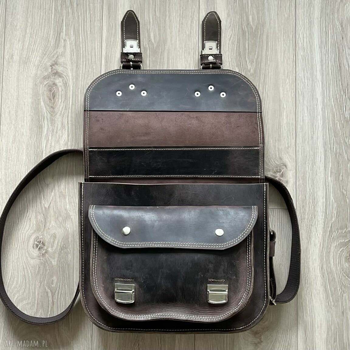 na ramię: Brązowa torebka ze skóry na ramię w stylu Vintage. ręcznie wykonane