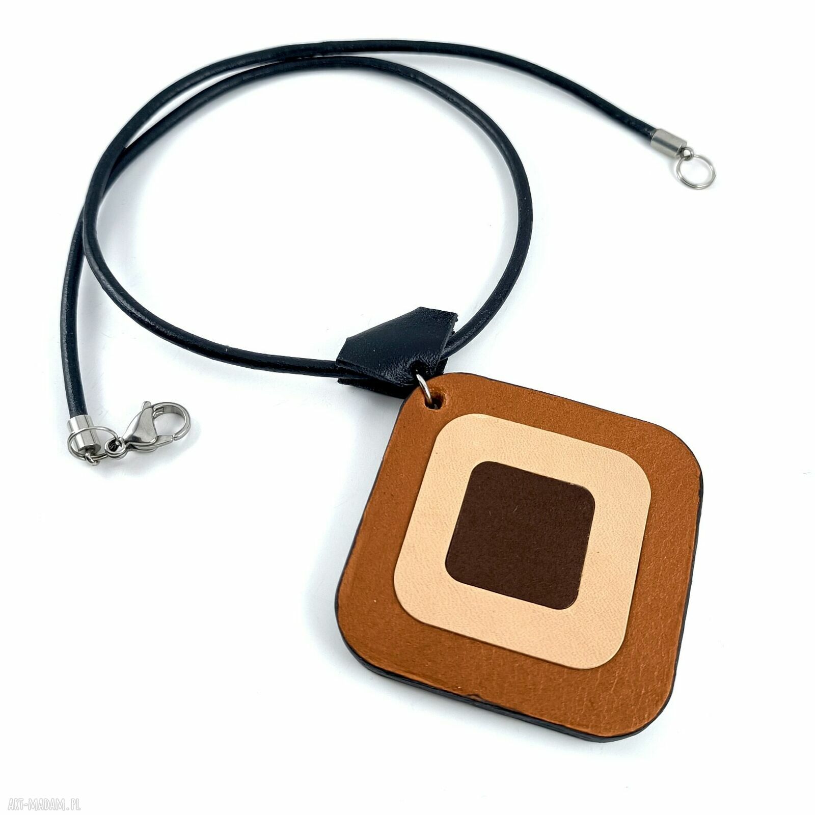 Skórzana zawieszka w brązach na czarnym rzemieniu - minimalistyczny naszyjnik handmade