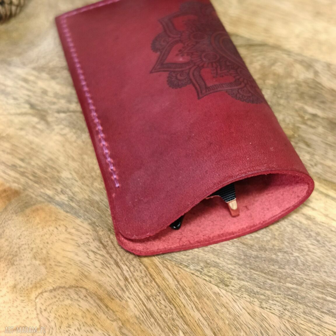 Skórzane etui na okulary z grawerem - personalizowane damskie handmade