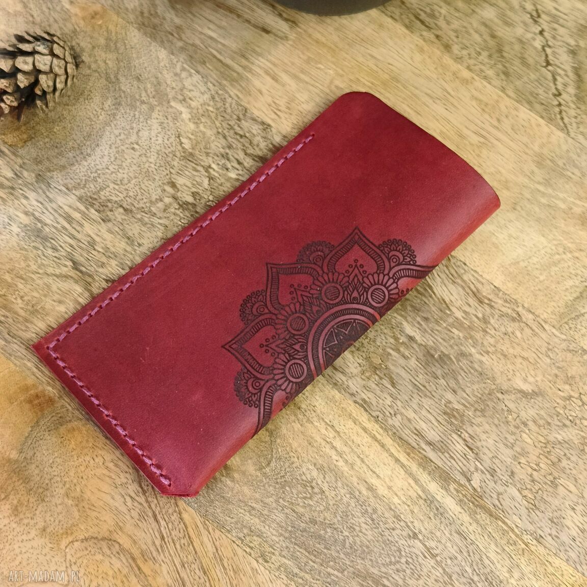 Skórzane etui na okulary z grawerem - personalizowane damskie handmade