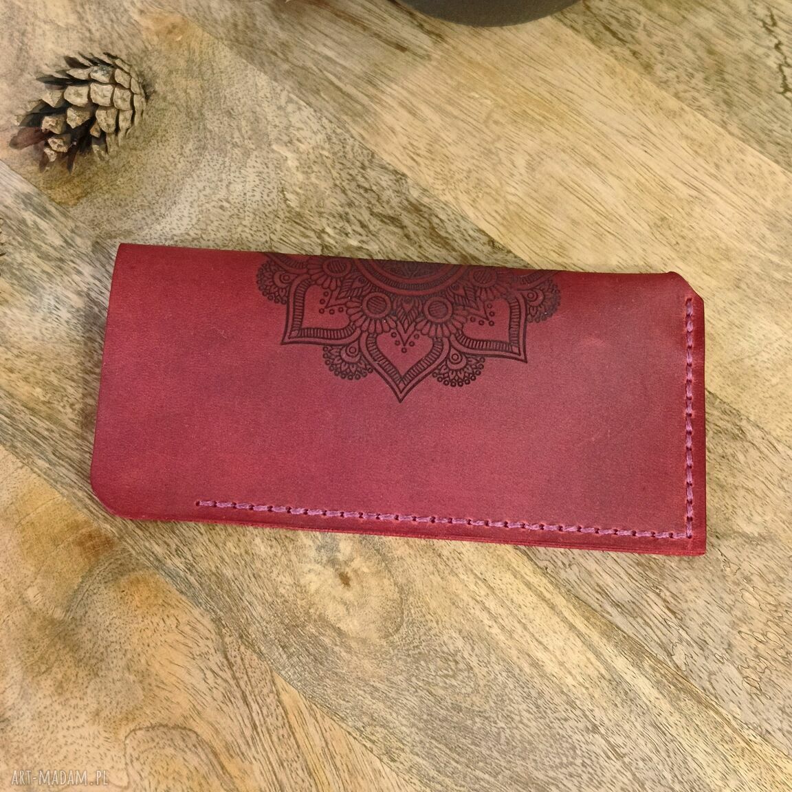 Skórzane etui na okulary z grawerem - personalizowane damskie handmade