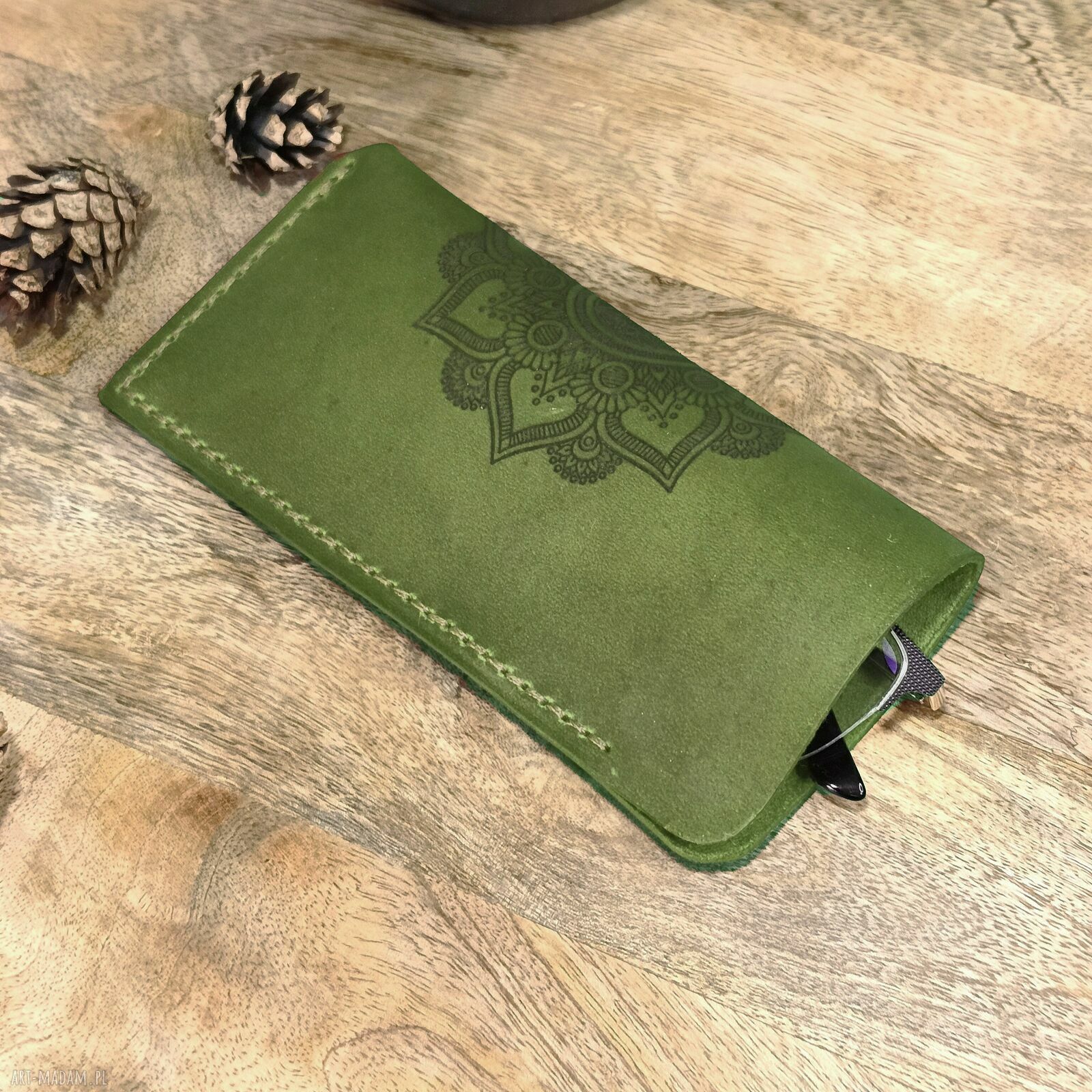 Skórzane etui na okulary z grawerem - personalizowane handmade