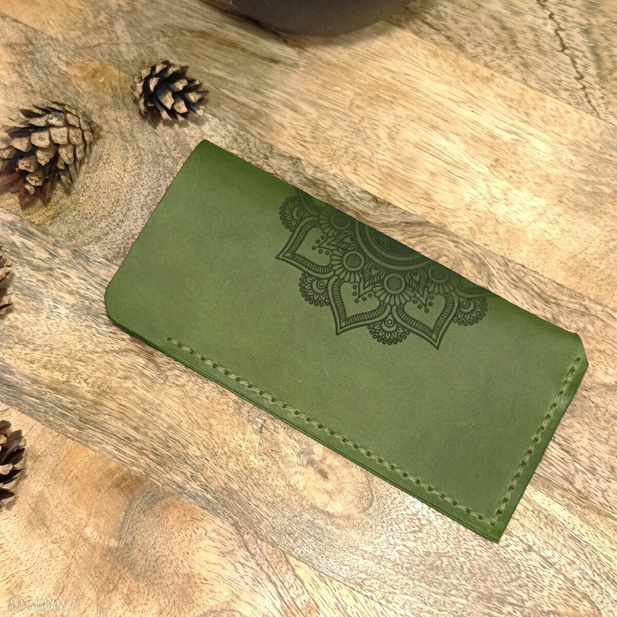 Skórzane etui na okulary z grawerem - ręcznie szyte i personalizowane
