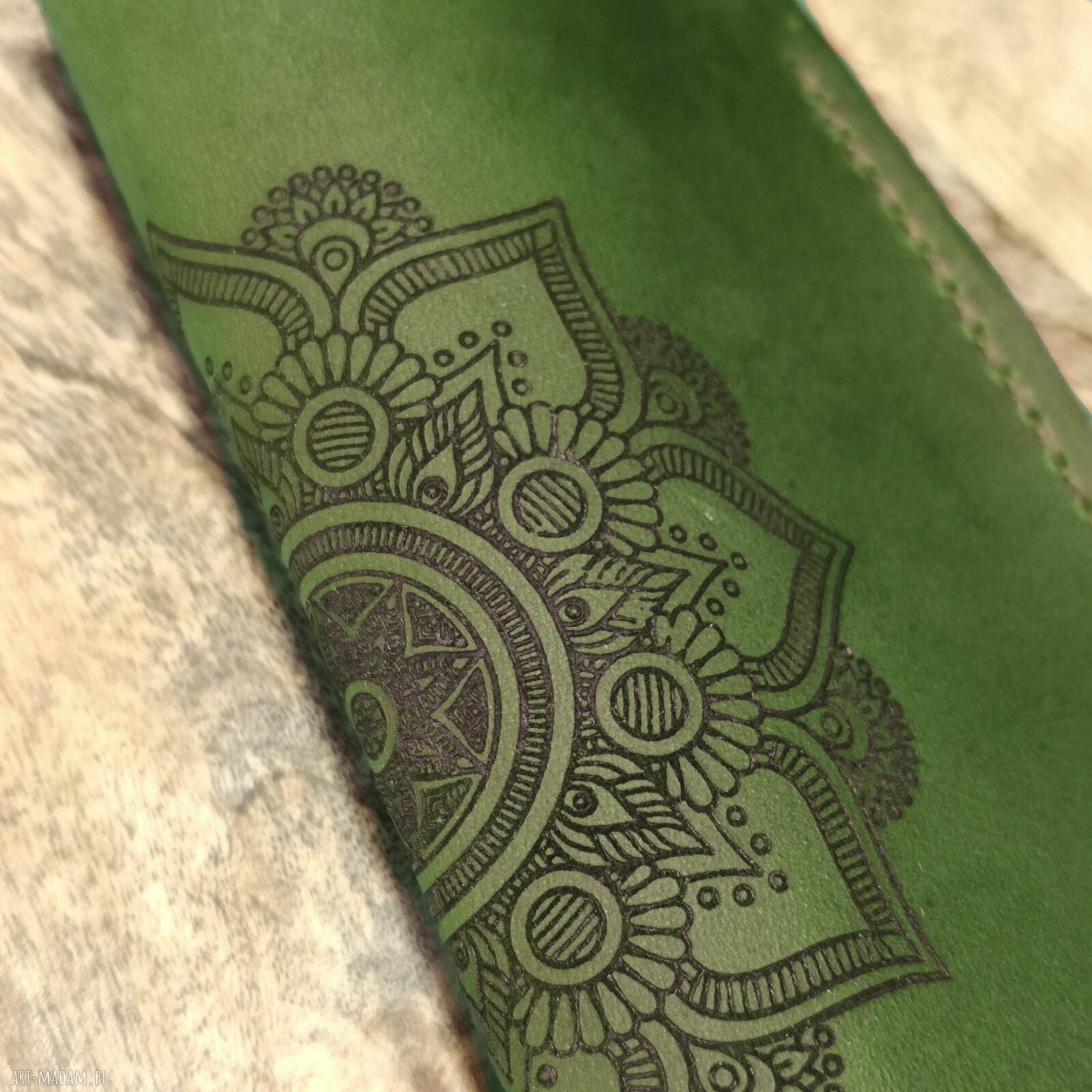 Skórzane etui na okulary z grawerem - ręcznie szyte i personalizowane