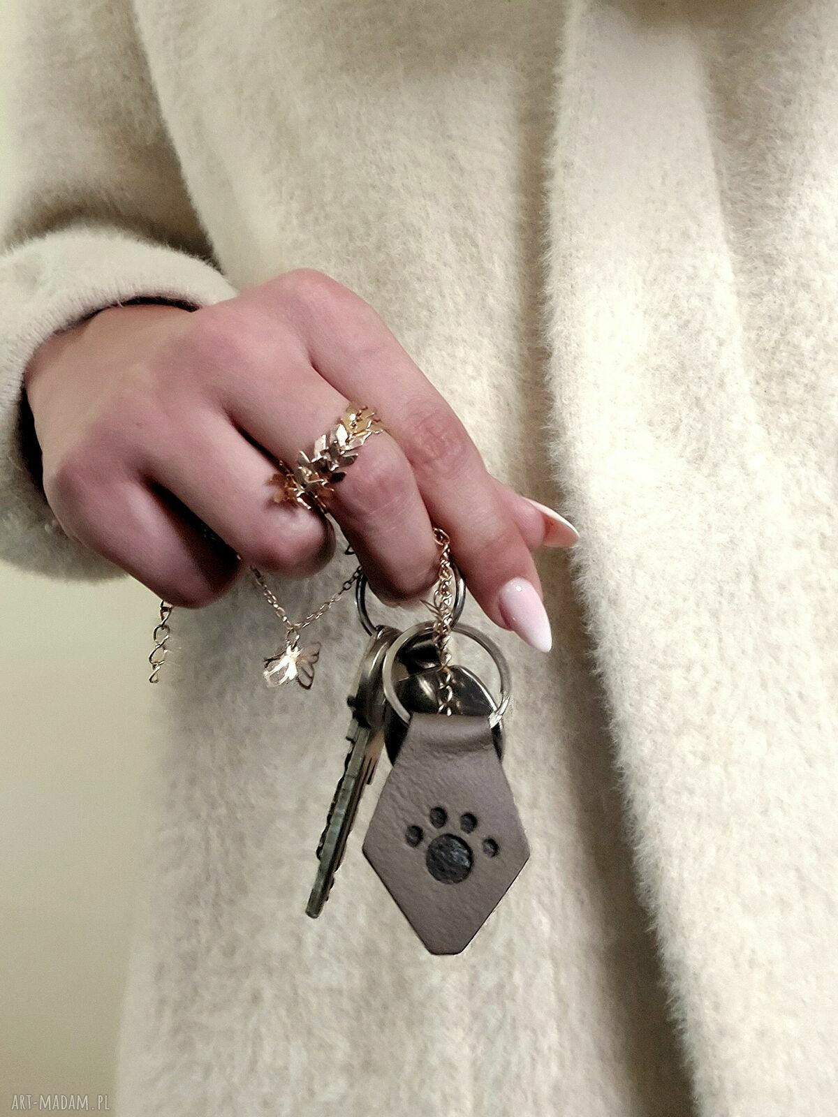 Skórzany brelok do kluczy z motywem łapki - O-Paws