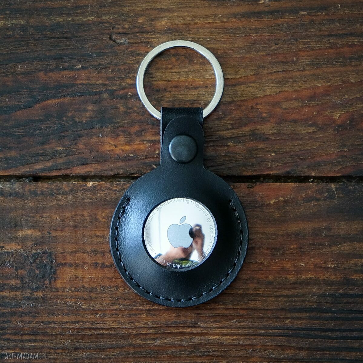 Personalizowany czarny skórzany brelok do Apple AirTag - ręcznie szyty z włoskiej skóry Koala
