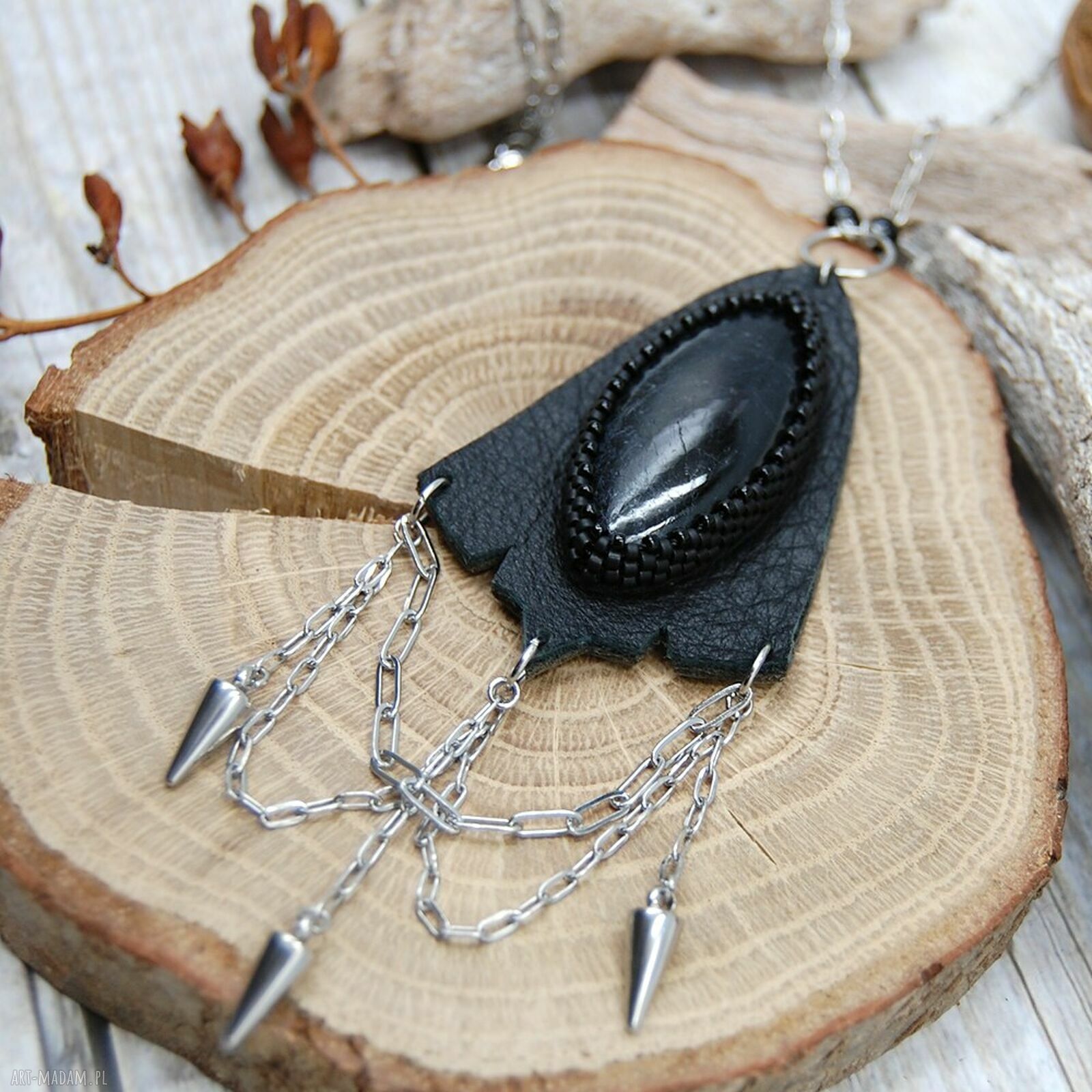 Gotycki wisior z turmalinem i onyksami handmade