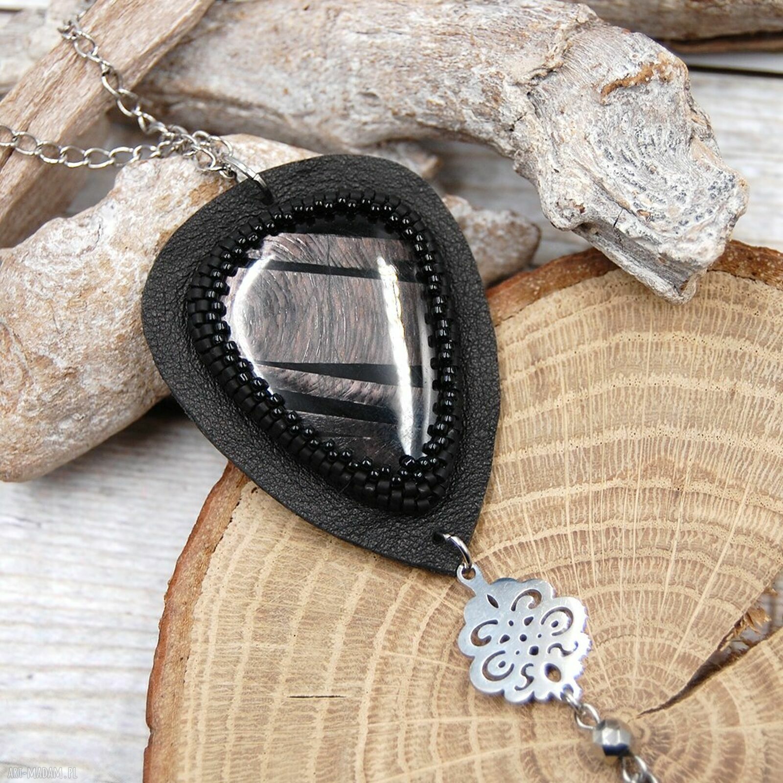 Skórzany wisior z hiperstenem - długi naszyjnik handmade