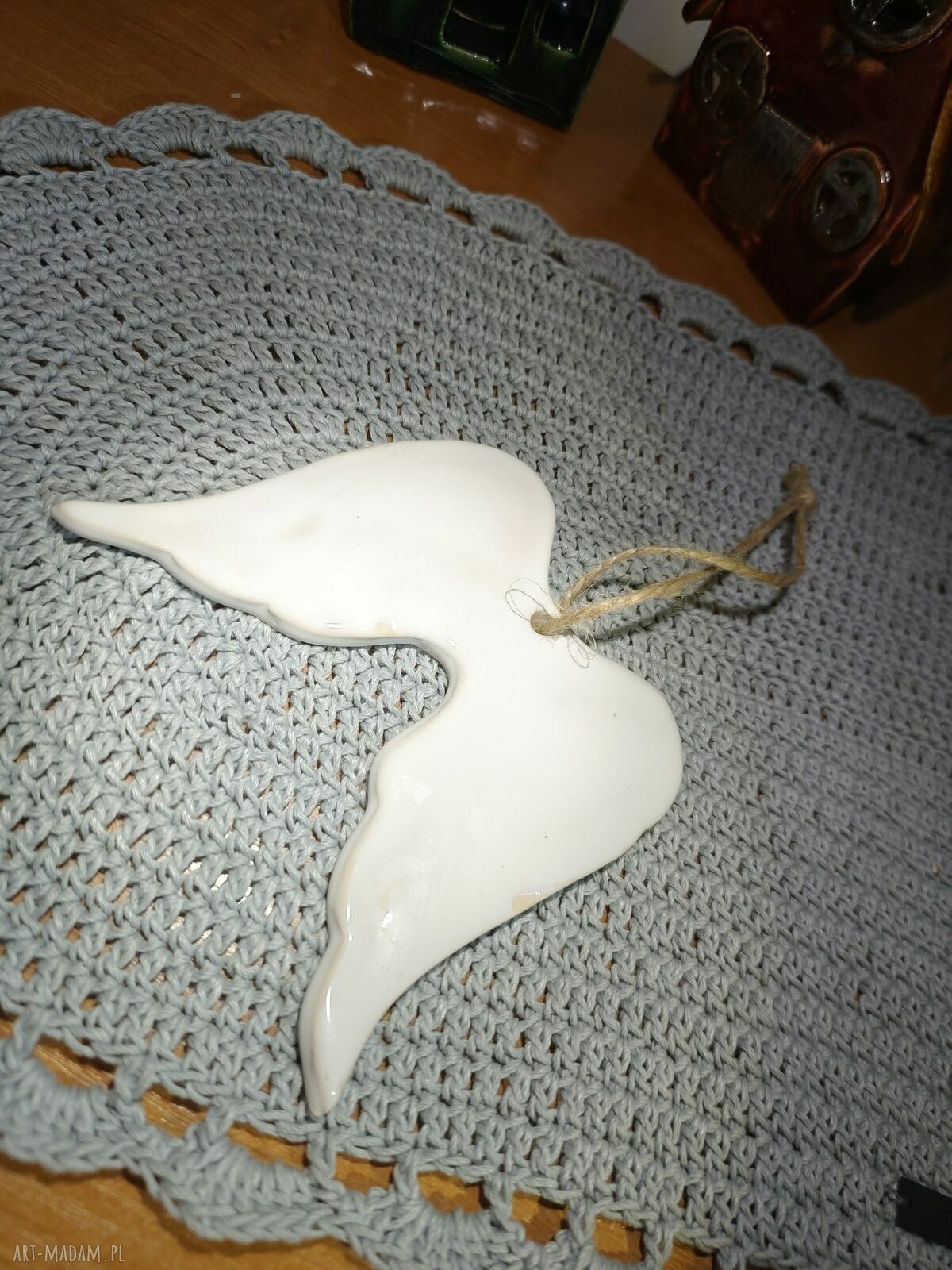Białe skrzydła ceramiczne - bożonarodzeniowa dekoracja handmade 13x13 cm