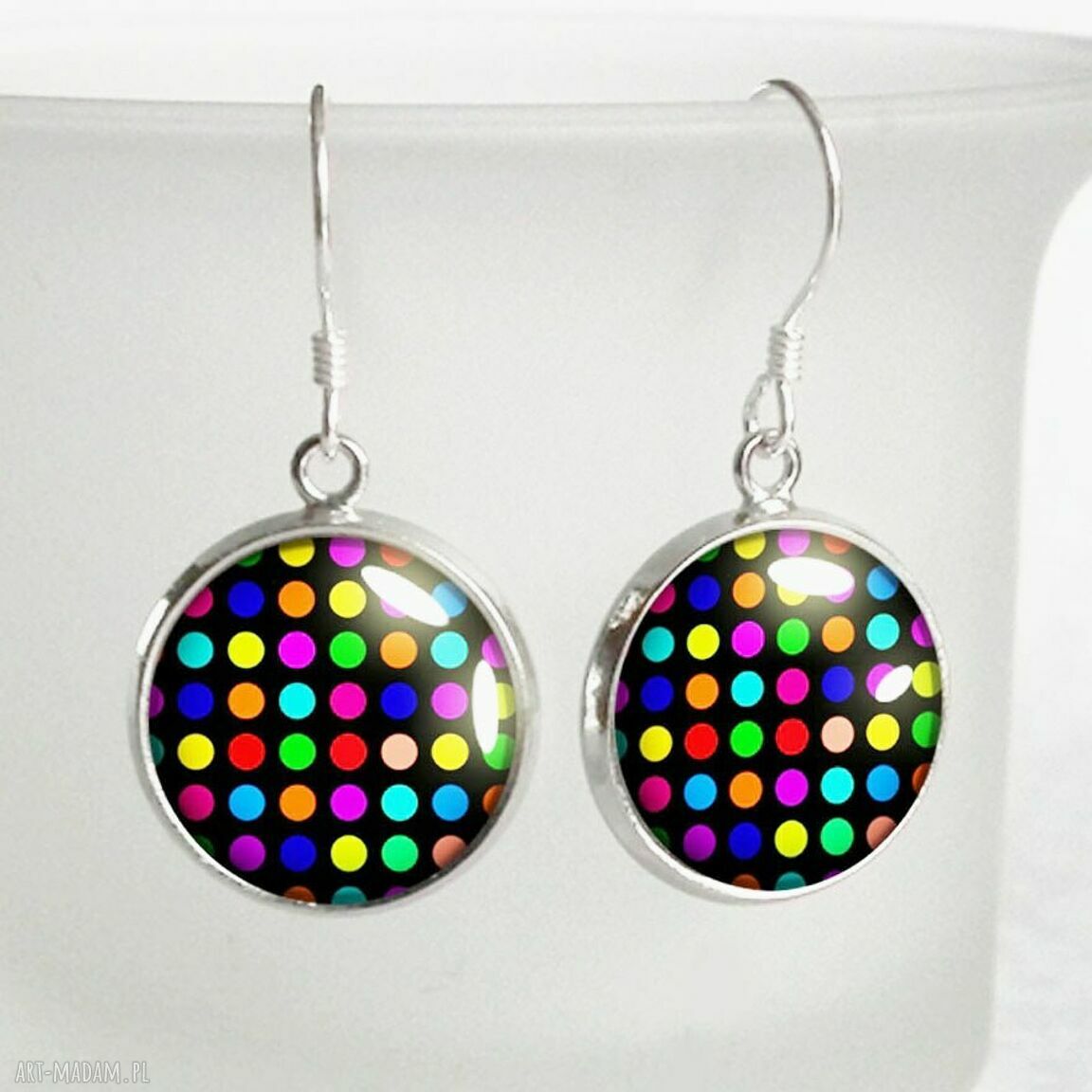 Śliczne krótkie srebrne kolczyki wiszące w kropeczki Color Dots - srebro 925