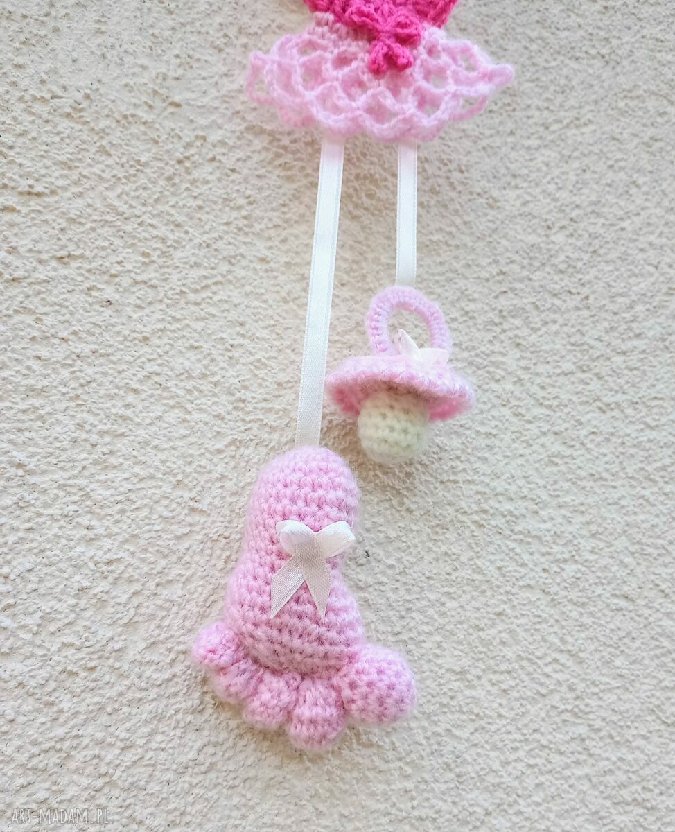 Słodkie szydełkowe akcenty dla maluszka - marynistyczny dekor na baby shower i chrzest