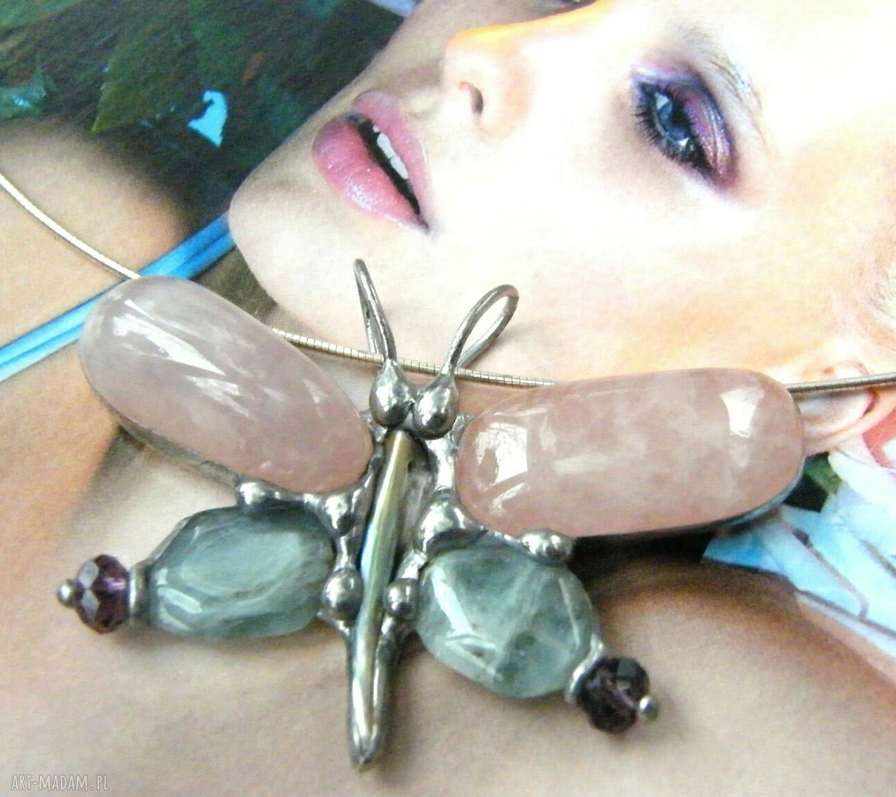 Motyl wisiorek z łańcuszkiem: niebieski kyanit i kwarc różowy handmade Tiffany