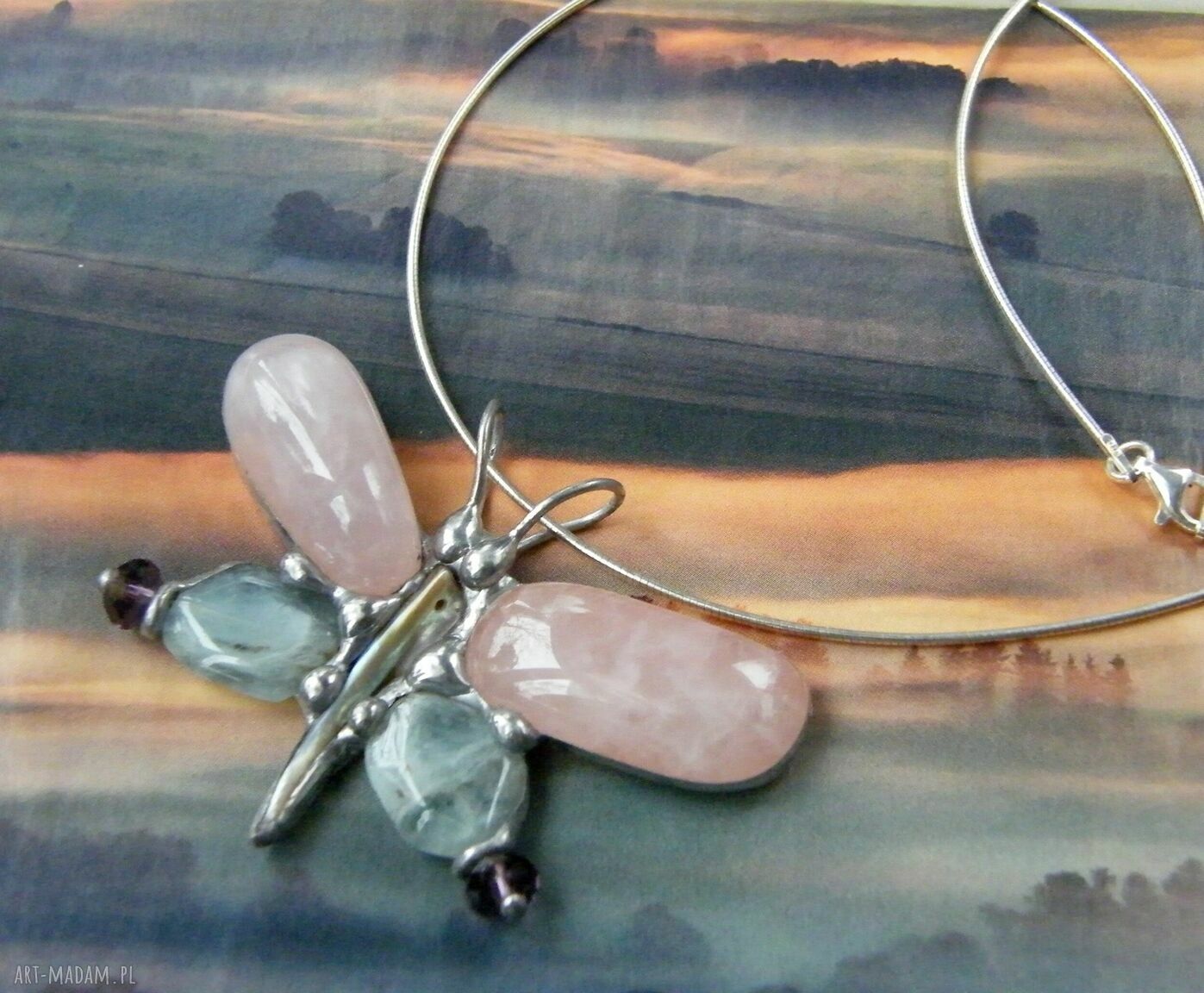 Motyl wisiorek z łańcuszkiem: niebieski kyanit i kwarc różowy handmade Tiffany