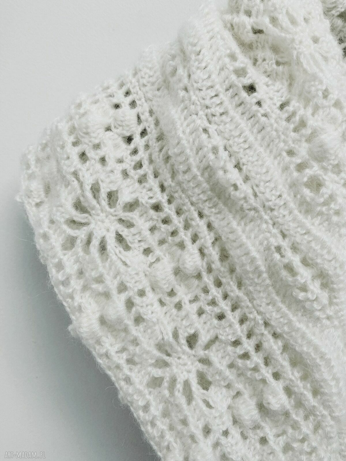 Chusta ślubna handmade biała szydełkowana Daisy Chain z merino