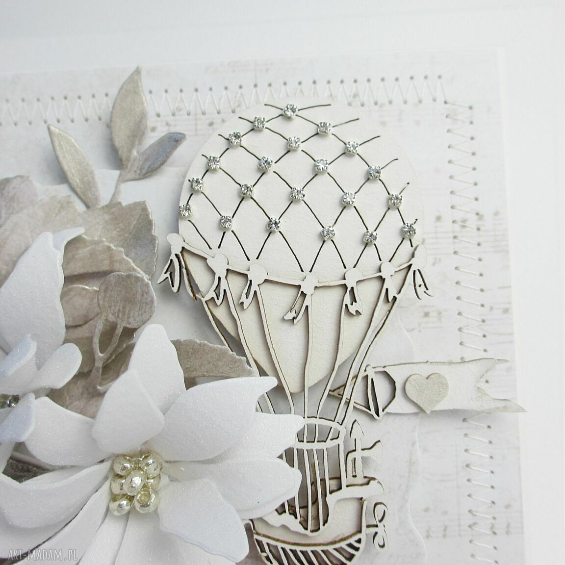 Ślubna kartka scrapbooking w pudełku - eleganckie życzenia i pamiątka