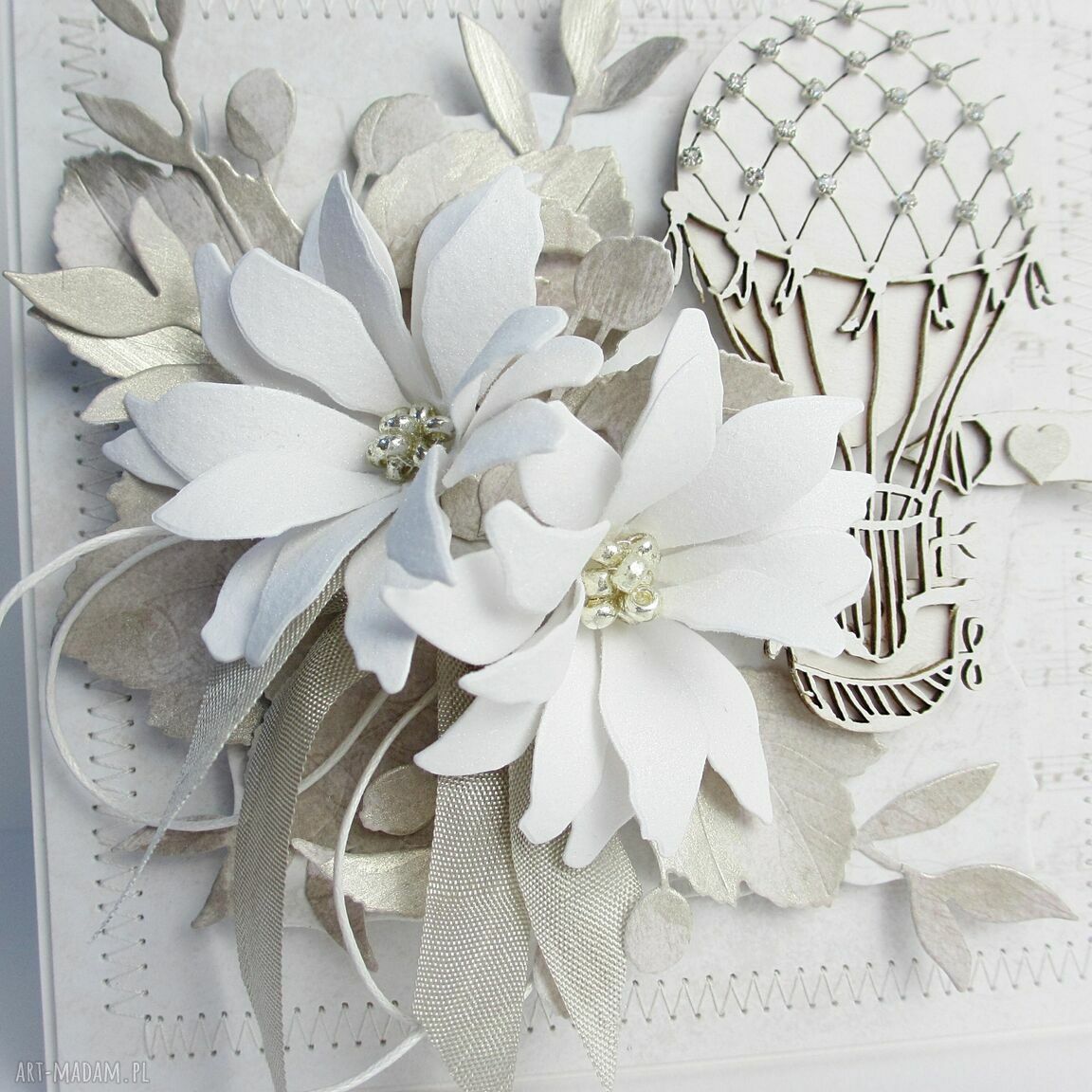 Ślubna kartka scrapbooking w pudełku - eleganckie życzenia i pamiątka