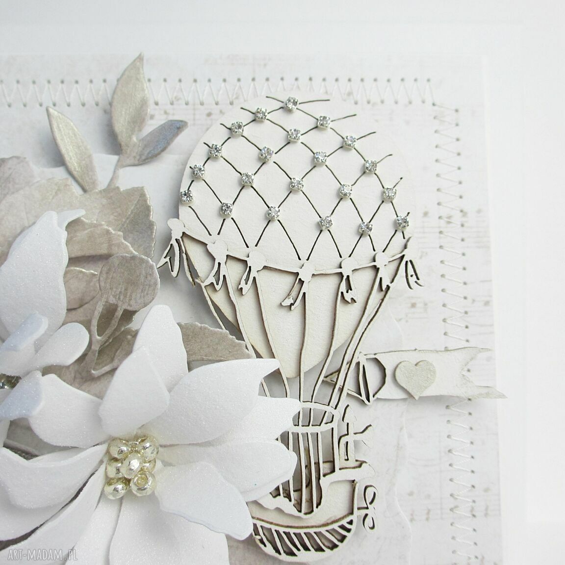 Ślubna kartka scrapbooking w pudełku - eleganckie życzenia i pamiątka