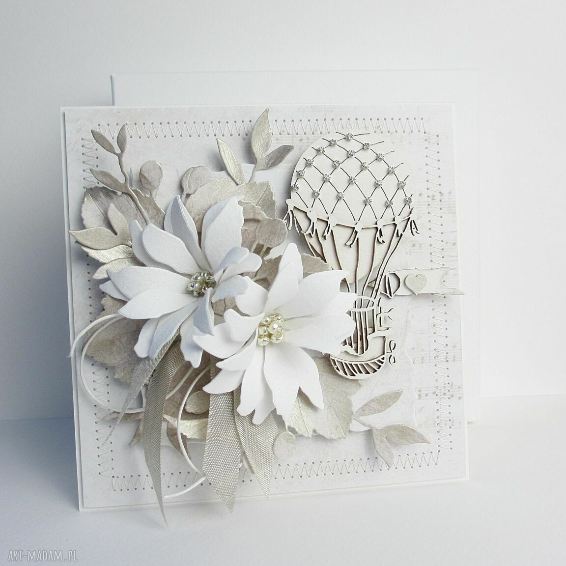 Ślubna kartka scrapbooking w pudełku - eleganckie życzenia i pamiątka