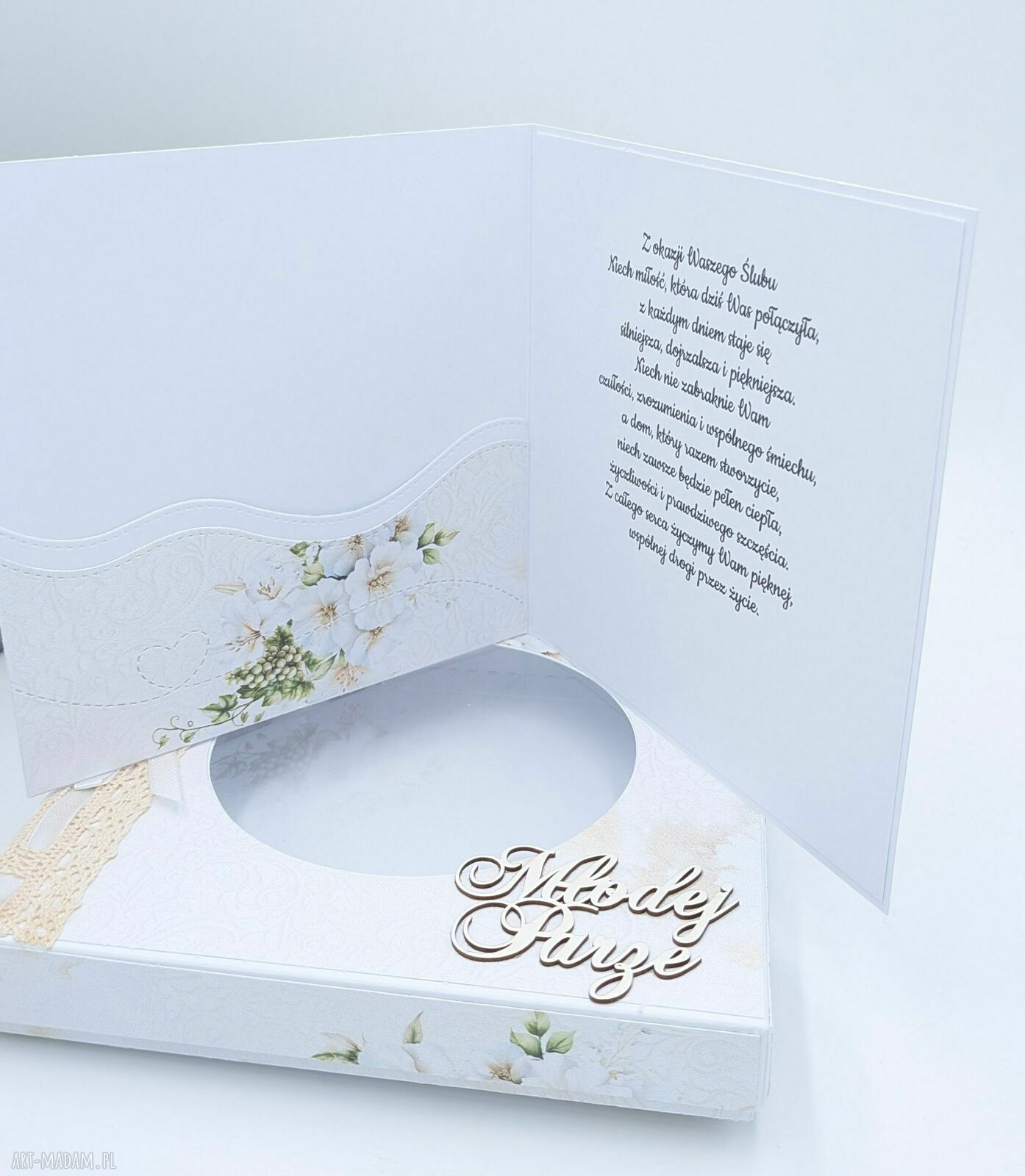 Ślubna kartka handmade 14x14 cm w pudełku z drewnianym sercem Mr & Mrs