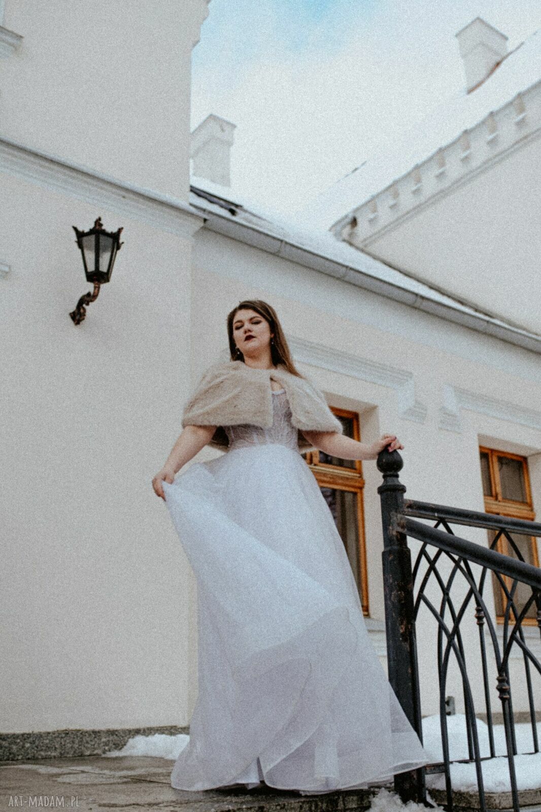 Peleryna ślubna z futra latte