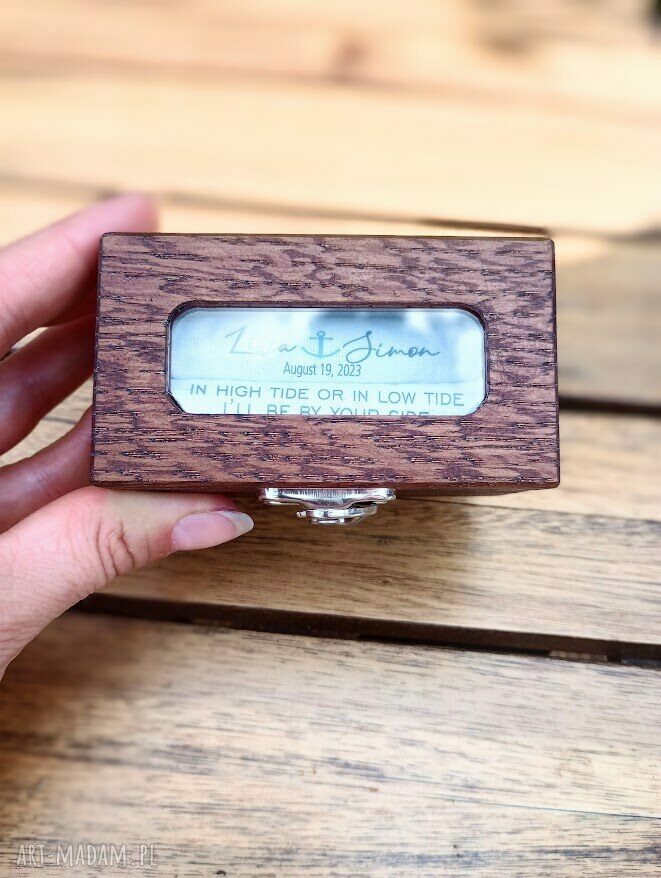 Personalizowane pudełko ślubne Tulito na obrączki z okienkiem (dąb i szkło)