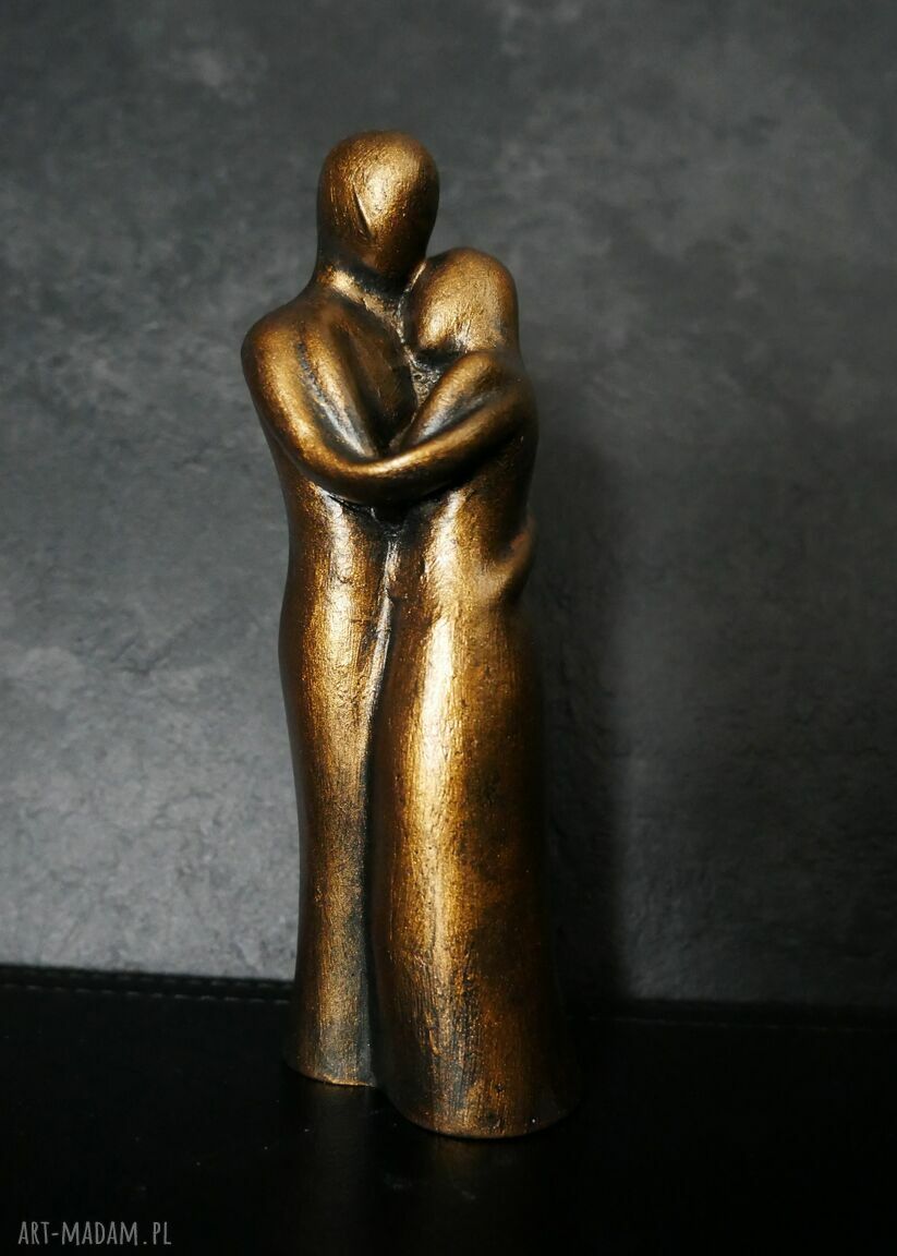 Ręczna rzeźba z gipsu „Przytul mnie” - prezent ślubny 14,6 cm