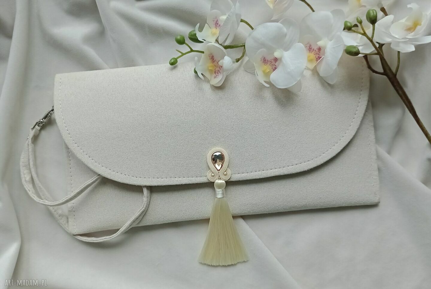 Śmietankowa kopertówka na wesele dla druhny - torebka do ręki z chwostem i haftem soutache