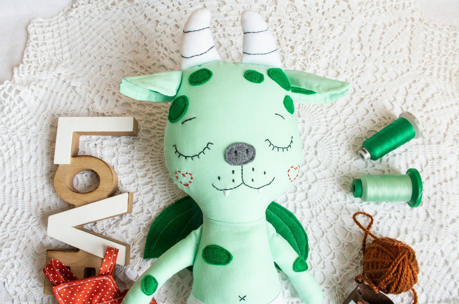 Smok Krzysiu 41 cm - zestaw ubranek handmade na urodziny