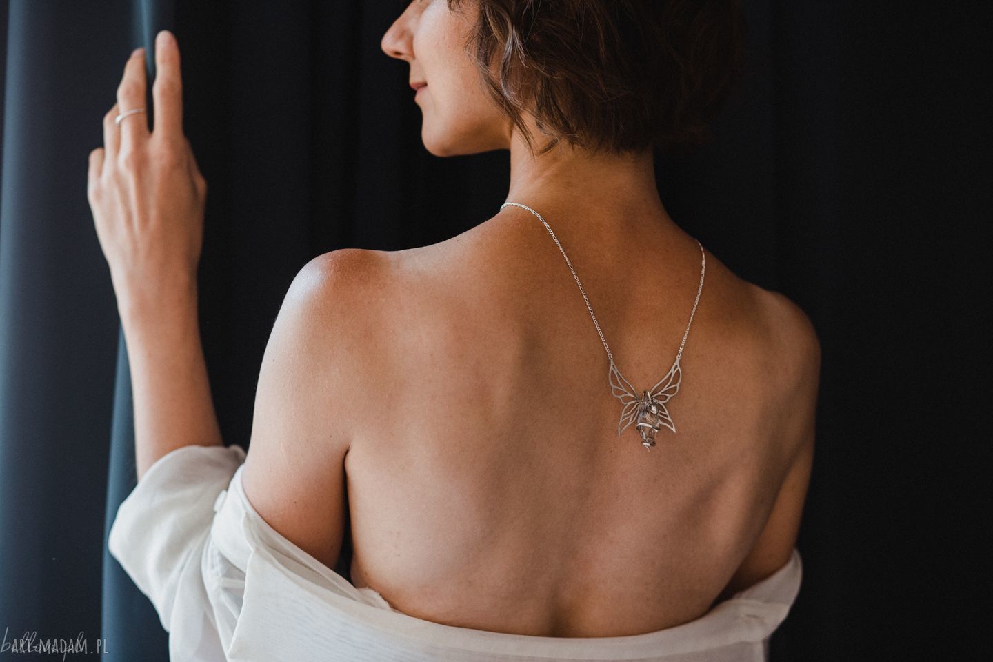 Smok światła - ręcznie robiony naszyjnik fantasy ze srebra 925 i Swarovski