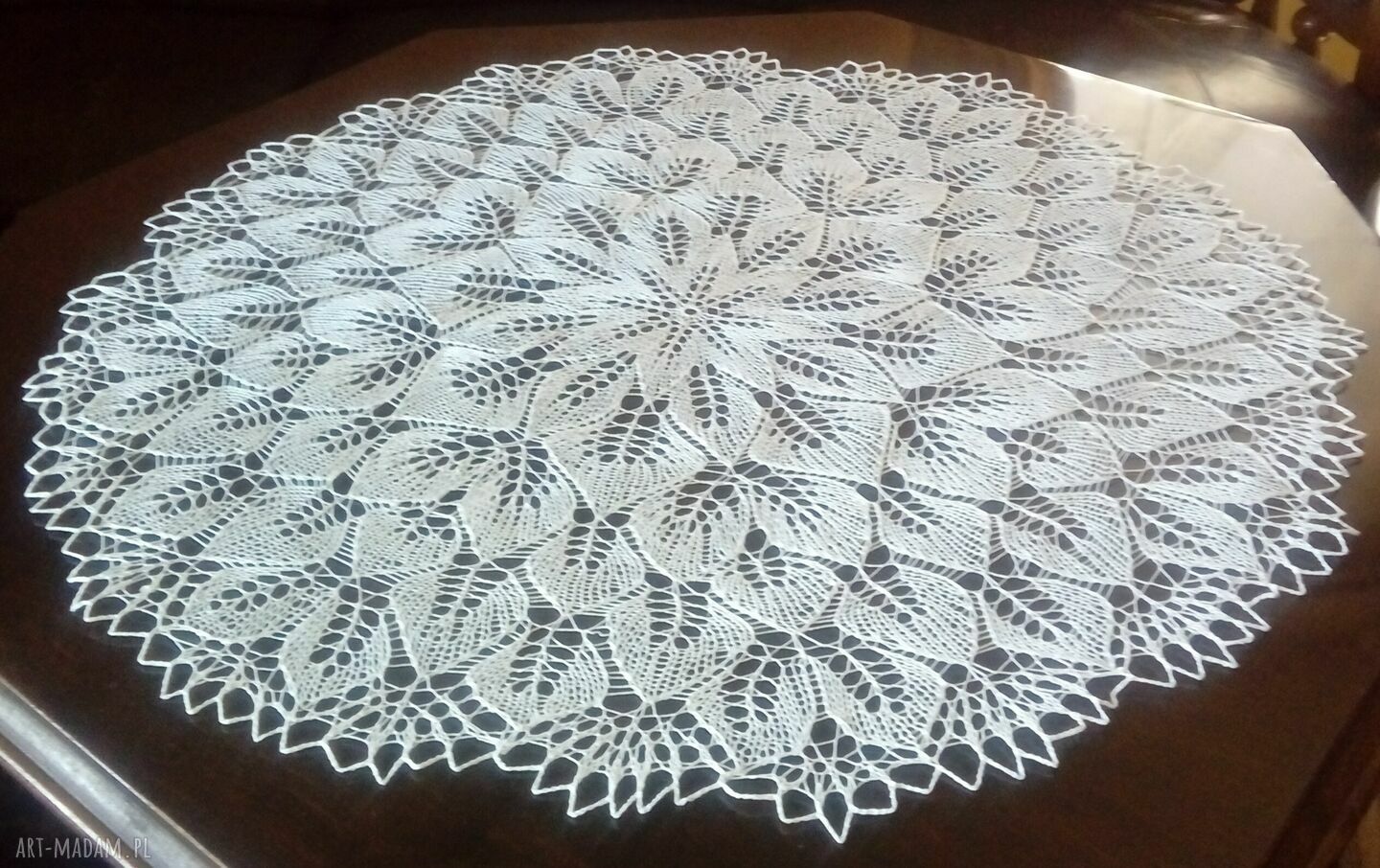 Śnieżnobiały obrus na drutach - ręcznie robiona koronka z kordonka (82 cm)