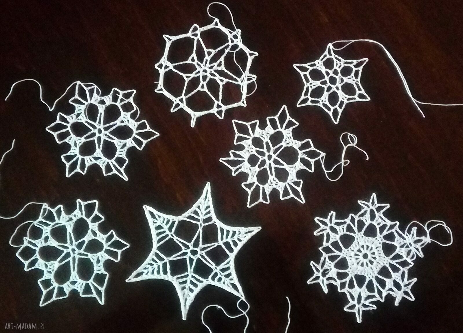 Śnieżynki 7 szt - białe zawieszki na choinkę handmade