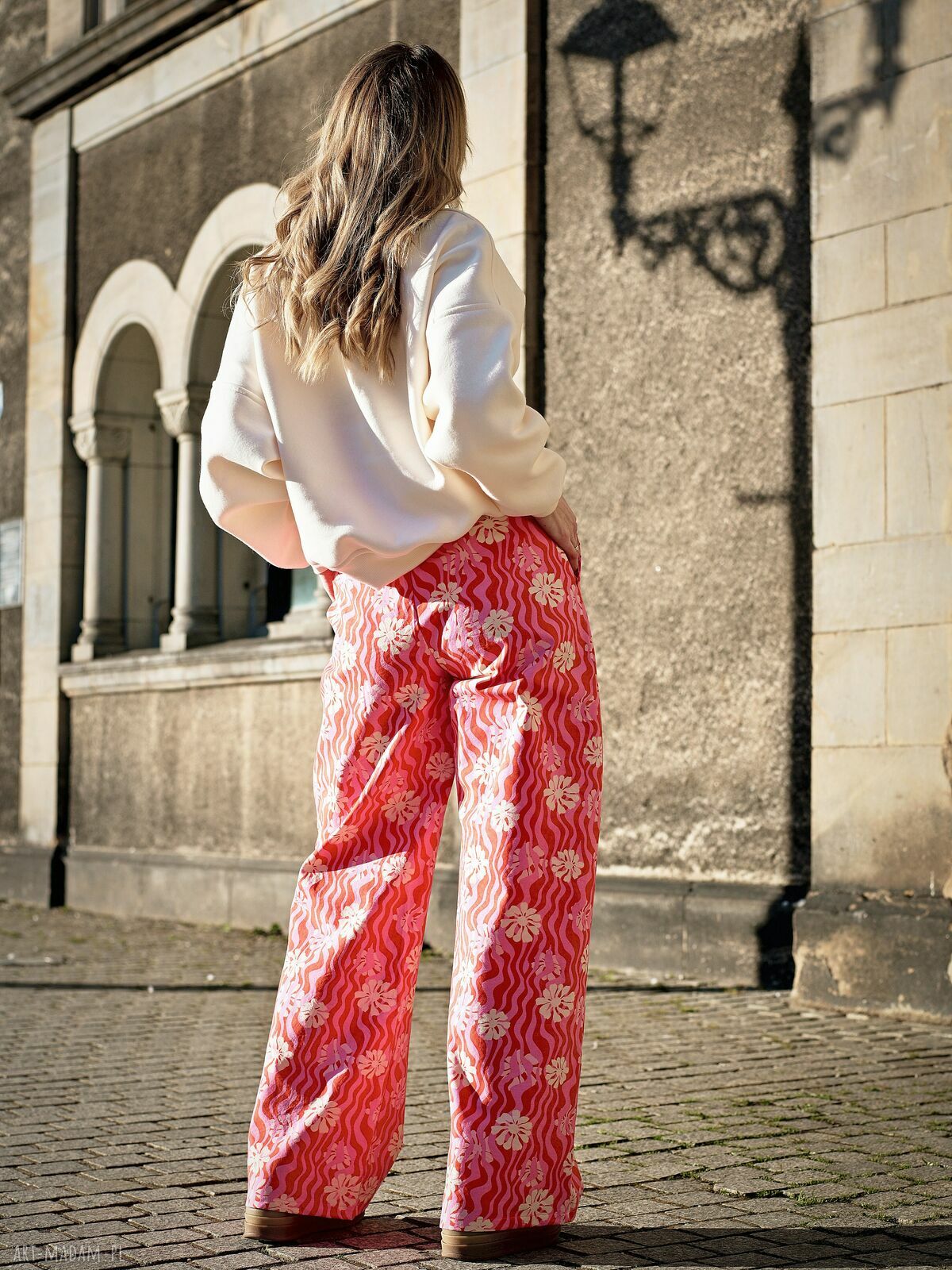 Soft Spot - kremowa bluza basic oversize