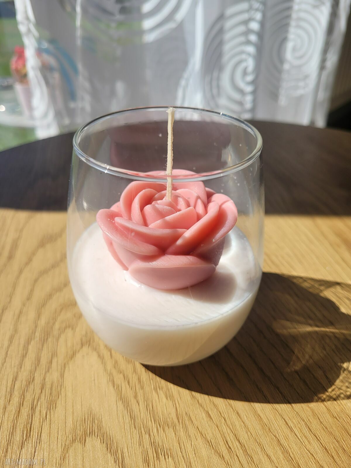 Świeca sojowa handmade - róża w szklanym naczyniu