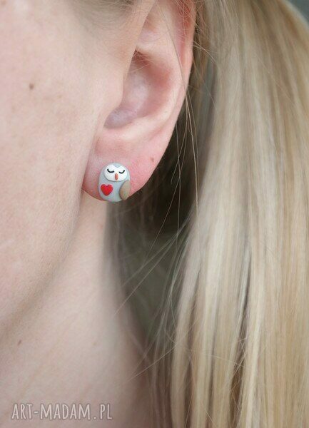 Małe sowy kolczyki wkręty ręcznie robione z modeliny Fimo i stali chirurgicznej