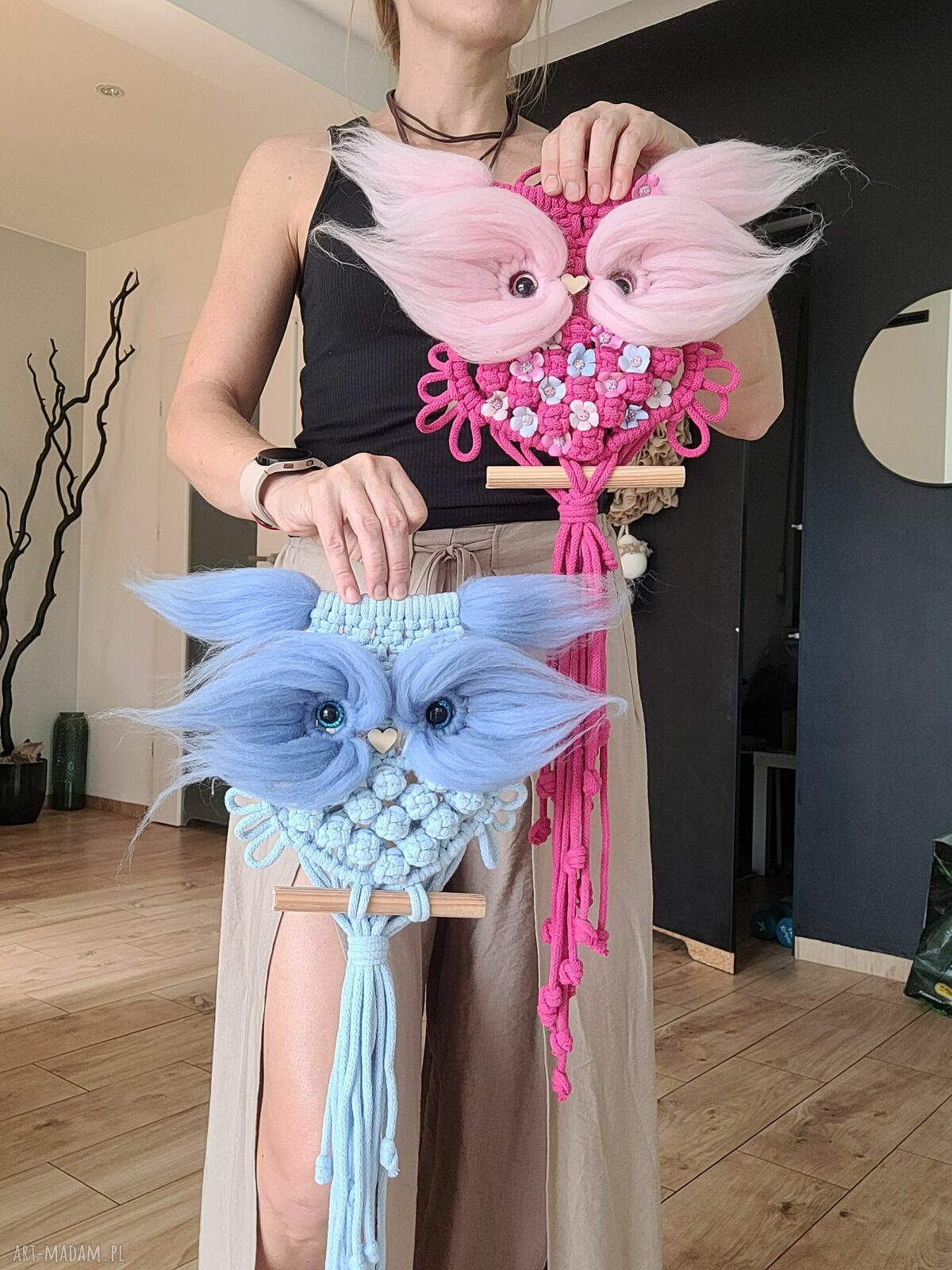 Niebieska sowa z makramy - boho dekoracja ścienna