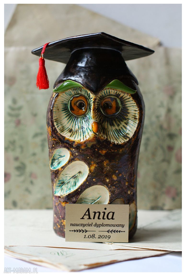 Sowa w birecie - ceramiczna dekoracja handmade