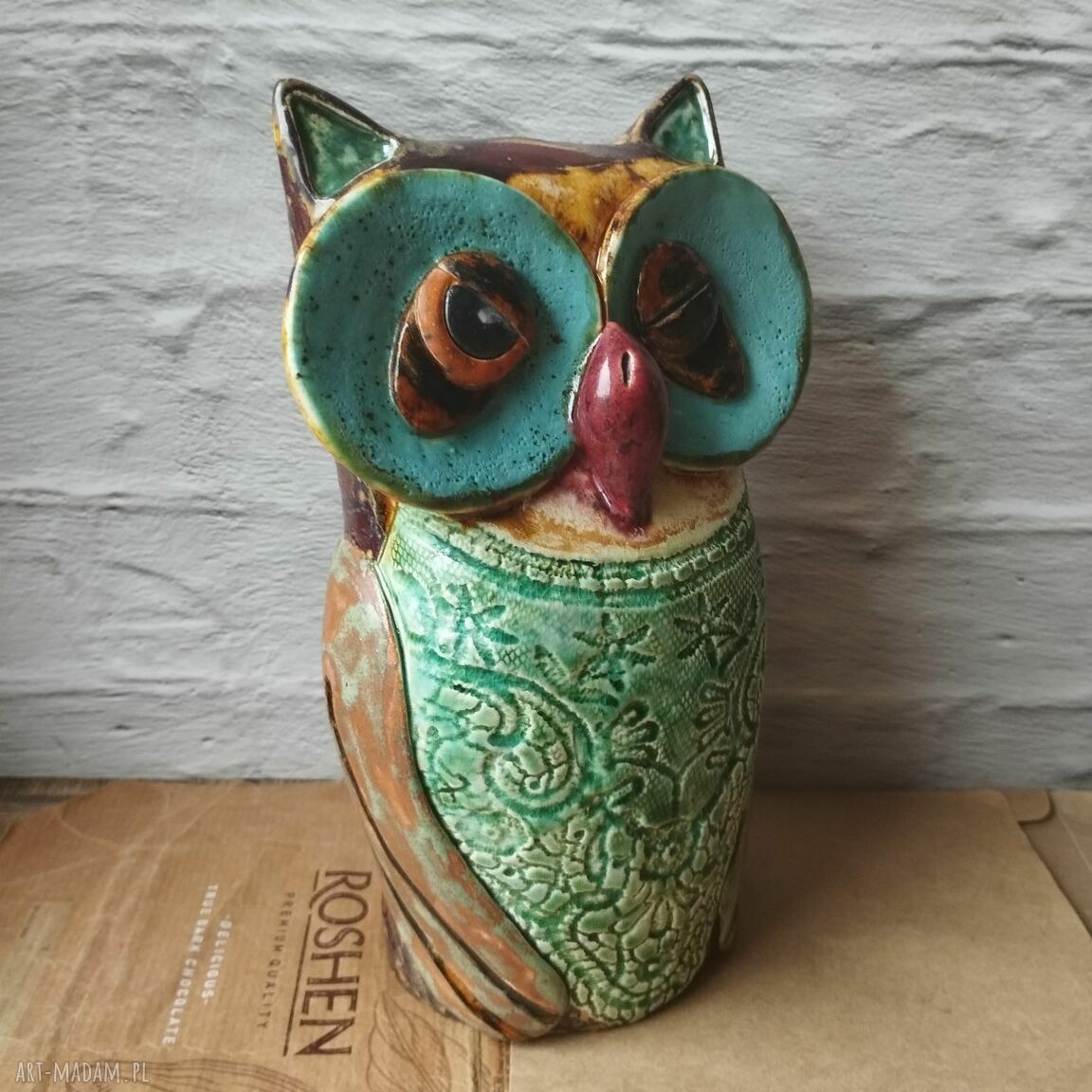 Sowa z koronkowym brzuszkiem - ręcznie robiona dekoracja ceramiczna