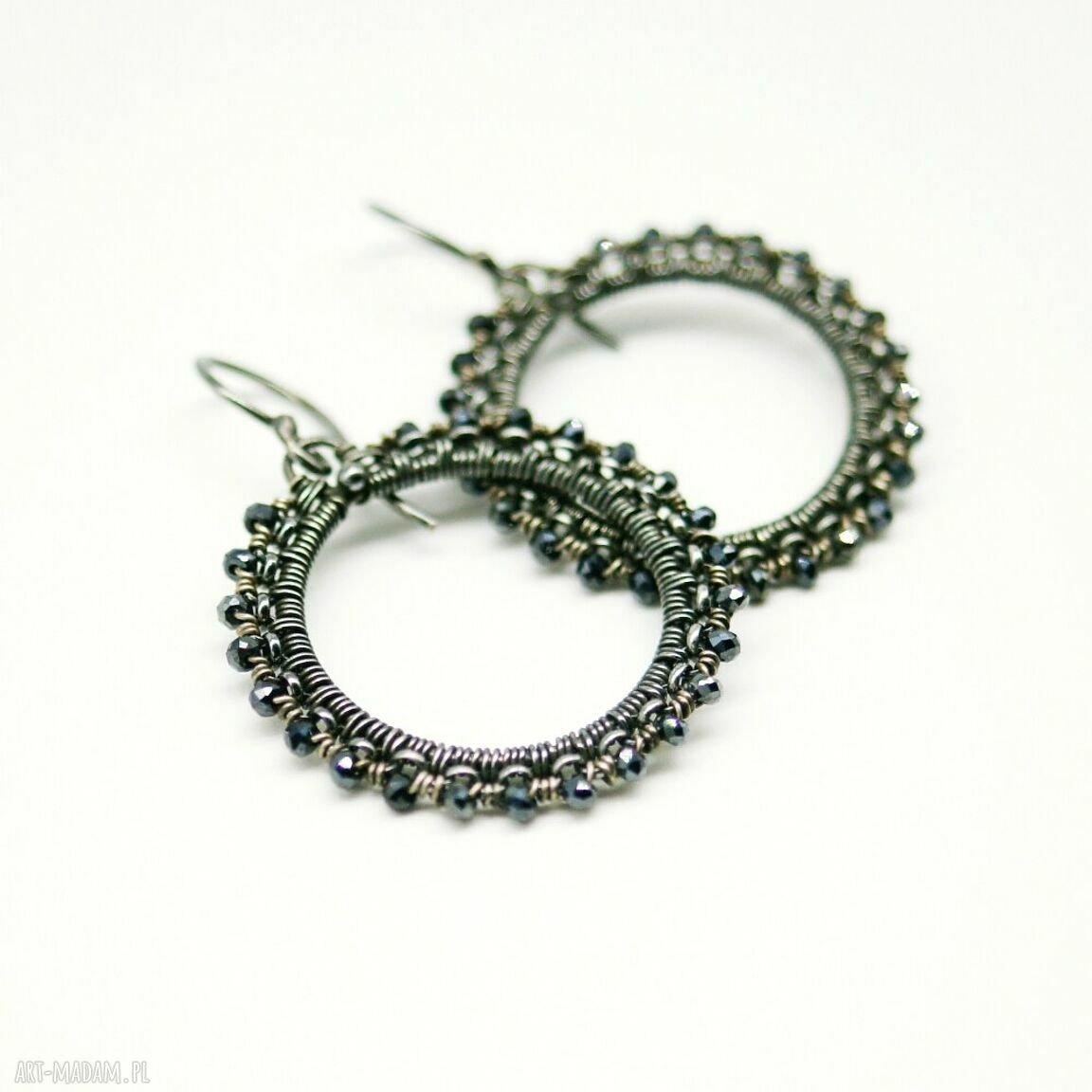 Kolczyki ze spinelu „Sarnan” w technice wire wrapping