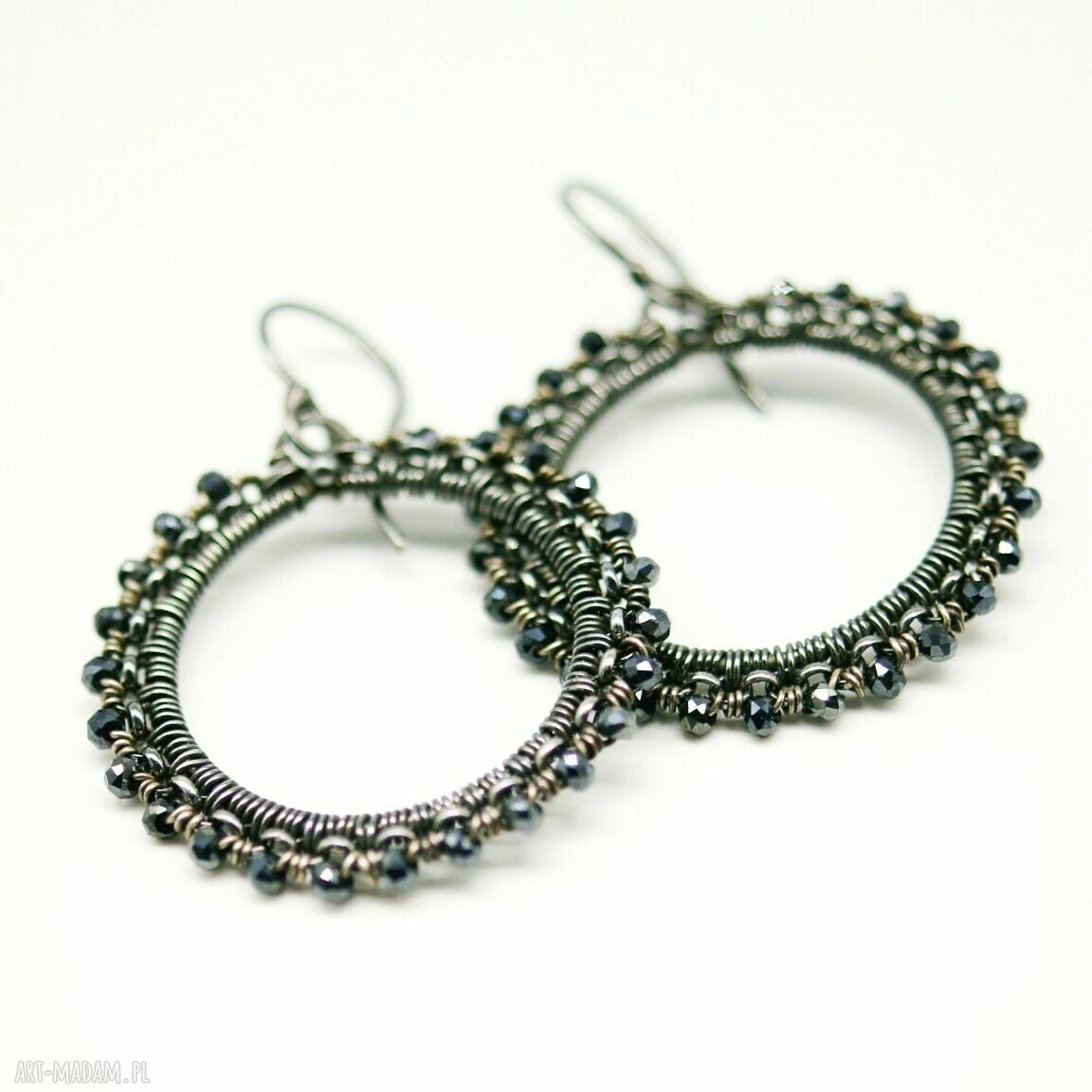 Kolczyki ze spinelu „Sarnan” w technice wire wrapping