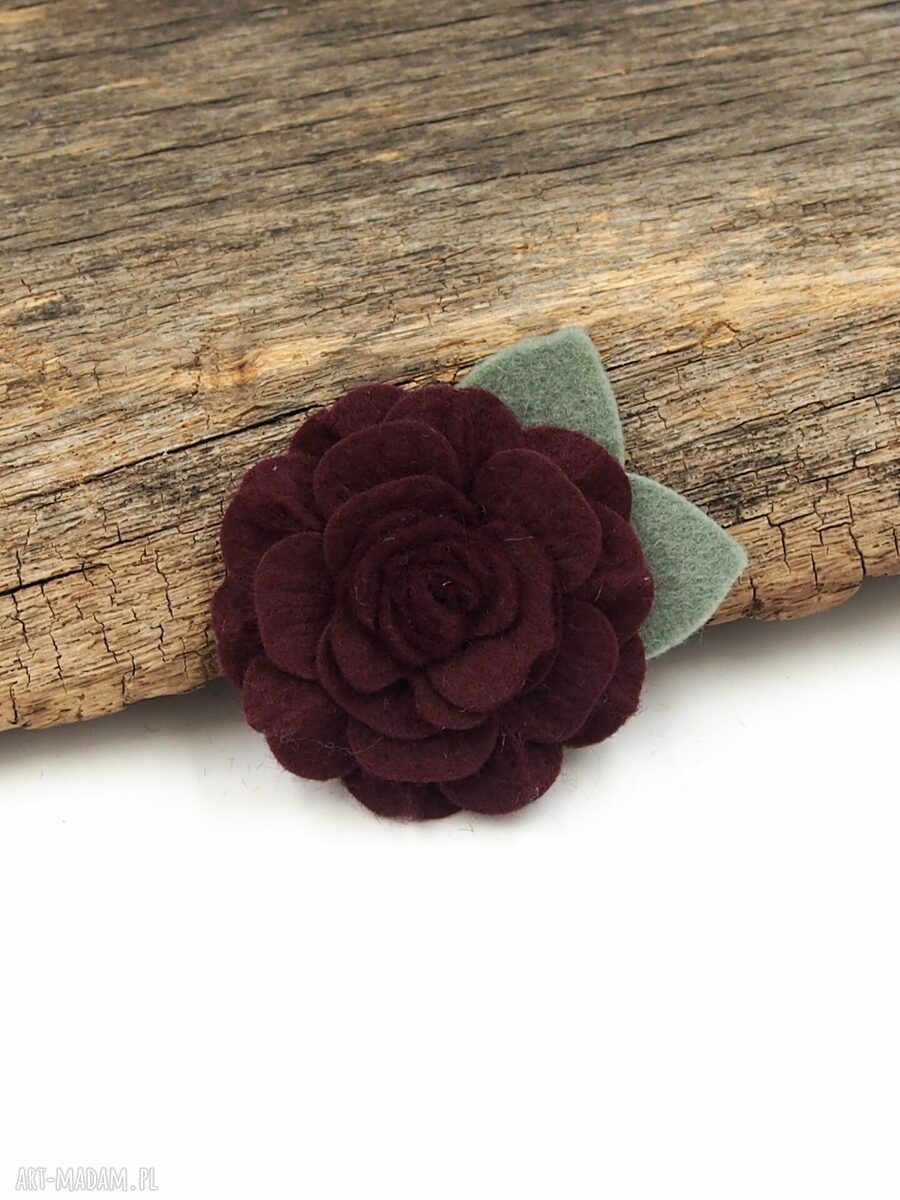 Spinka do włosów Camelia burgund z filcu - handmade Momilio Art
