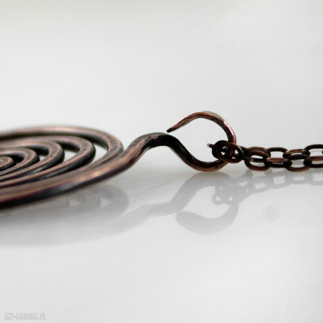 Spiralny miedziany wisiorek 2408-06 - patynowany handmade OOAK